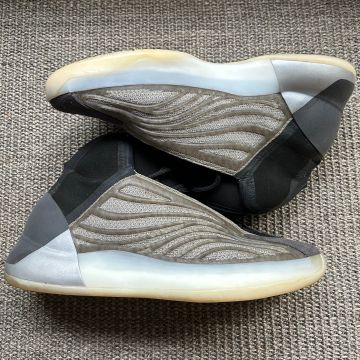Yeezy - Sneakers (White, Black, Grey)