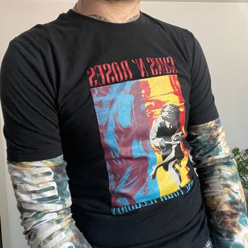 Guns N’ Roses - Print shirts (Black, Blue, Red)