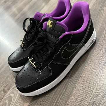 Nike - Sneakers (White, Black, Purple)