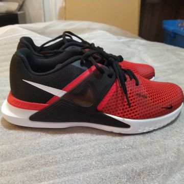 Nike - Sneakers (White, Black, Red)