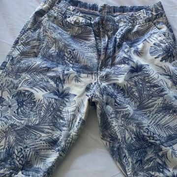 Projek  - Chino shorts (White, Blue)