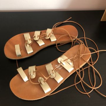 Muse  - Flat sandals (Gold)