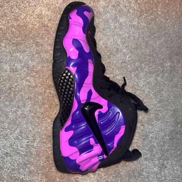 Nike - Sneakers (Black, Purple, Pink)