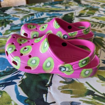 Crocs - Flats (Green, Pink)