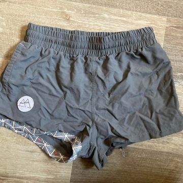 Petit montaganrd - Shorts taille basse (Blanc, Gris, Turquiose)