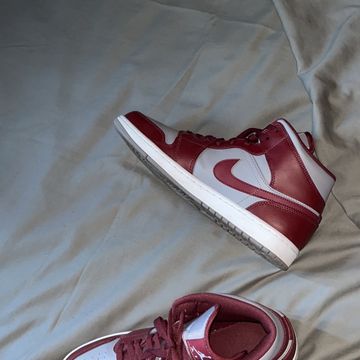 Nike, Jordan - Sneakers (White, Red, Grey)