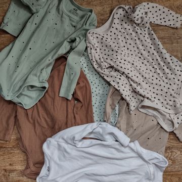 H&M (5x) and B-Baby (1x) - Clothing bundles (White, Brown, Green, Beige)