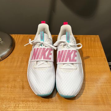 Nike  - Indoors training (White)