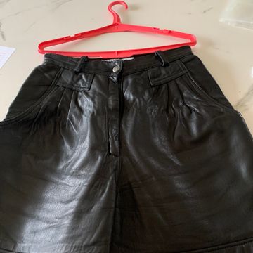 Di Capra - sur mesure - Shorts en cuir (Noir)