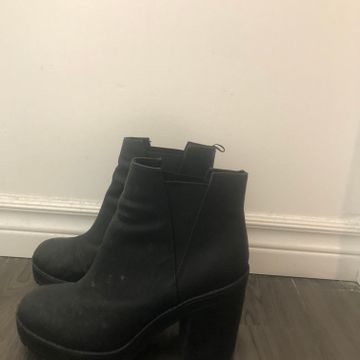 Divided  - Heeled boots (Black)