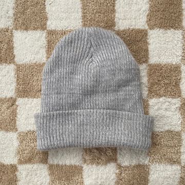Main charatcer  - Winter hats (Grey)