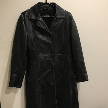Old hyde house - Trench coats (Black)