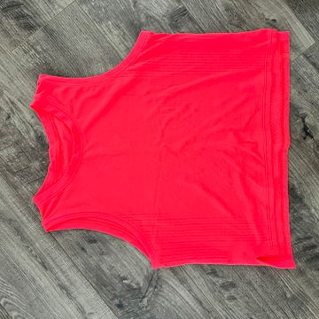 Lululemon - Tops & T-shirts (Red)