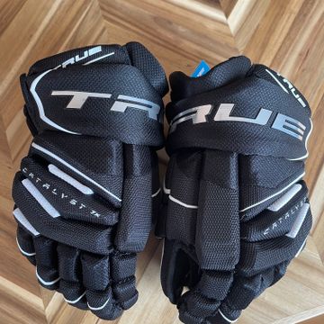 True - Gloves (Black)