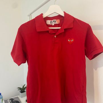 Comme Des Garçons  - T-shirts (Red)