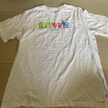 Levi’s  - T-shirts