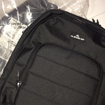 QuickSilver  - Backpacks (White, Black)