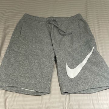 Nike  - Shorts (Grey)