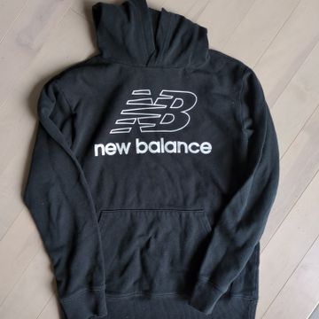 New balance  - Sweatshirts & Hoodies (White, Black)