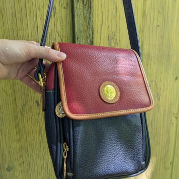 Sung  - Crossbody bags (Black, Red, Gold)
