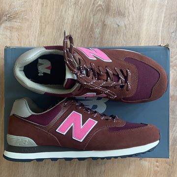 New balance  - Outdoors & hiking (White, Brown, Pink)