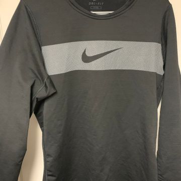 Nike  - Tops & T-shirts (Black, Grey)