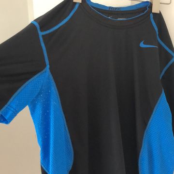 Nike - Tops & T-shirts (Black, Blue)