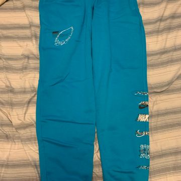 Nike clearance sweatpants size