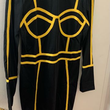 ChicMe  - Casual dresses (Black, Yellow)