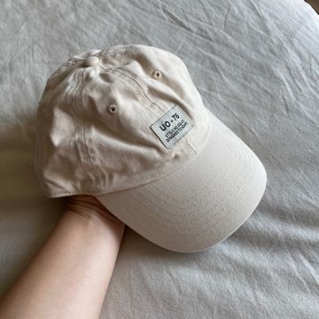 Urban Outfitters - Caps (Beige)