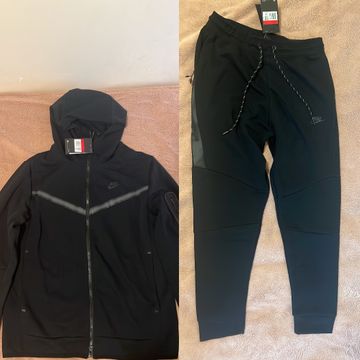 Nike - Hoodies & Sweatshirts (Black)