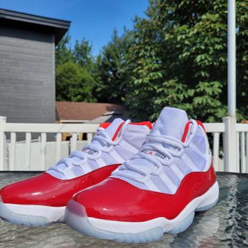 Jordan - Sneakers (White, Red)