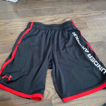 Under Armour  - Sportswear (Black, Red)
