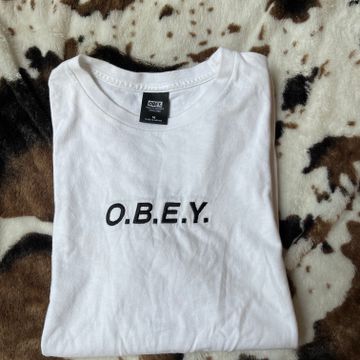 Obey  - T-shirts