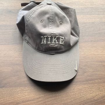 Nike - Hats (White, Grey)