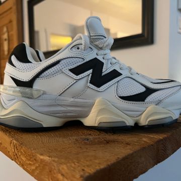 New Balance - Sneakers (White, Black)
