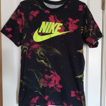 Nike - Short sleeved T-shirts (Black, Yellow, Pink)