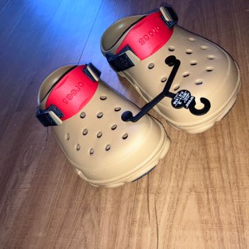 Crocs  - Slippers & flip-flops