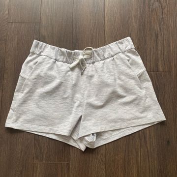 Lululemon - Shorts (White, Grey)