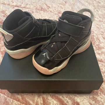 Jordan’s  - Sneakers (Black, Pink)