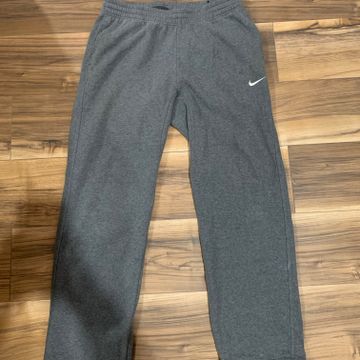 Nike - Joggers & Sweatpants (Grey)