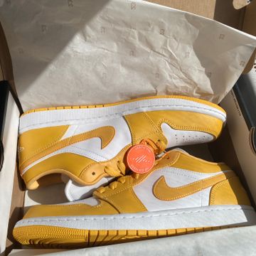 Nike - Sneakers (White, Yellow)