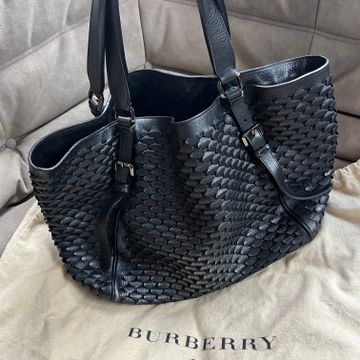 Burberry  - Tote bags (Black)