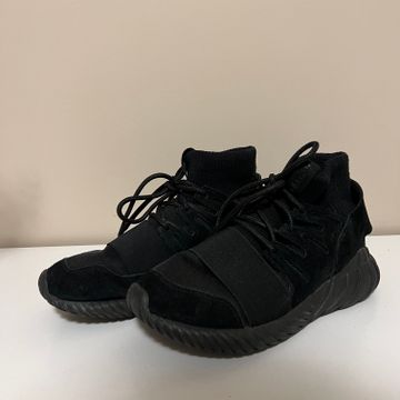 Adidas - Sneakers (Black)