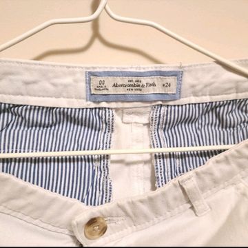 abercrombie and fitch - High-waisted shorts (White)
