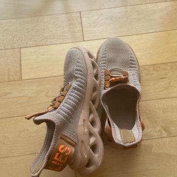 Market  - Sneakers (Brown)