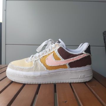 Nike - Sneakers (White, Brown, Yellow, Pink)