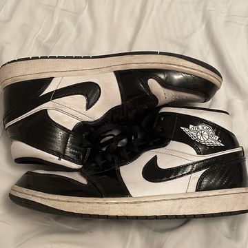 Nike - Sneakers (White, Black)