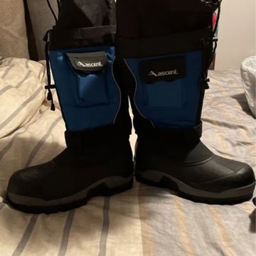 … - Knee-high boots (Black)