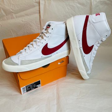 Nike - Sneakers (White, Red)